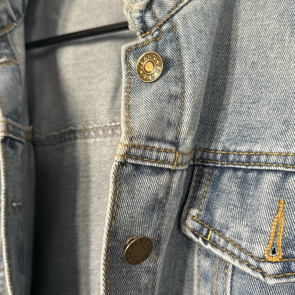 Jean jacket - Picture 5 of 9